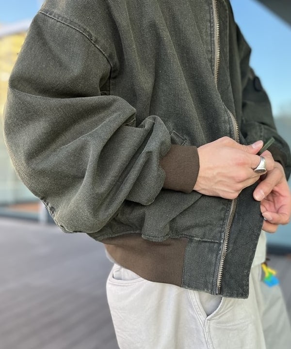 BAKU(東江 漠)さんの「BEAMS WOMEN｜リバーシブル フェード ボンバー ジャケット」を使ったコーディネート