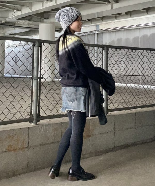みやさかさんの「BEAMS WOMEN｜リラックスフィット 5ゲージ ノルディック シャギー ニット」を使ったコーディネート