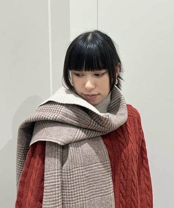 大槻 まひろさんの「BEAMS WOMEN｜5ゲージ ケーブル クルーネック」を使ったコーディネート