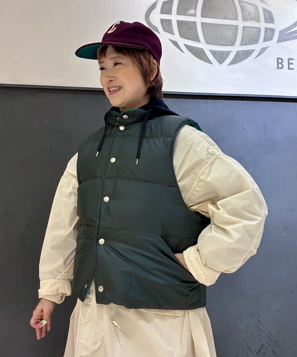 木村 梨香さんの「BEAMS WOMEN｜リバーシブル ダウン ベスト」を使ったコーディネート