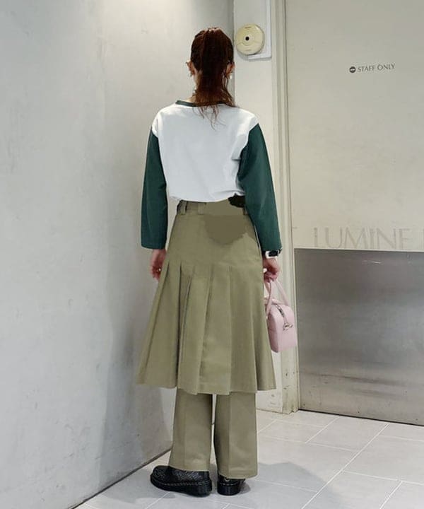 りかちょび/岸本梨佳さんの「BEAMS WOMEN｜【別注】Champion / ミッキーマウス / フットボール Tシャツ」を使ったコーディネート