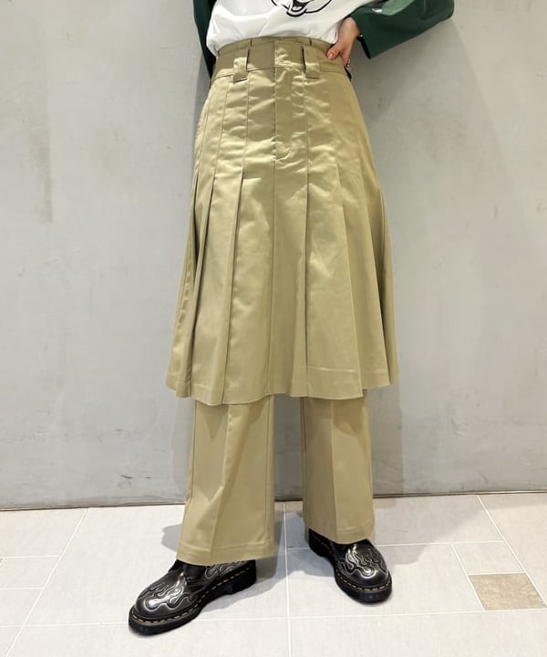 りかちょび/岸本梨佳さんの「BEAMS WOMEN｜【別注】Champion / ミッキーマウス / フットボール Tシャツ」を使ったコーディネート