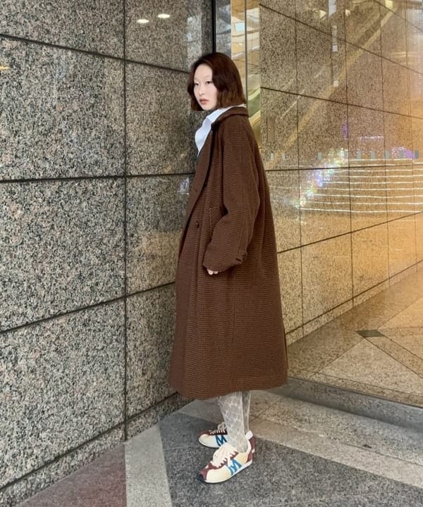 水野 萌香さんの「BEAMS WOMEN｜スタンドカラー ダブル コート」を使ったコーディネート