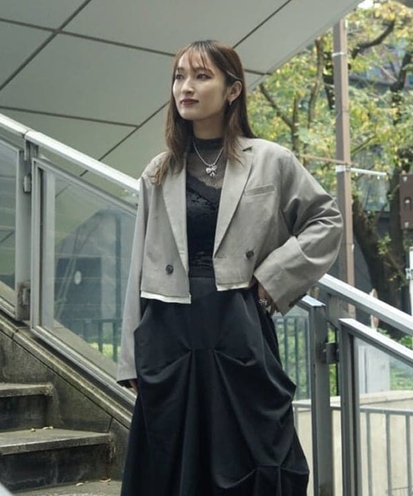 松本 佳菜子さんの「BEAMS WOMEN｜ランダム タック ボリューム スカート」を使ったコーディネート