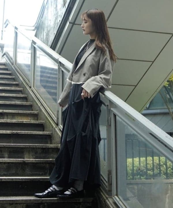 松本 佳菜子さんの「BEAMS WOMEN｜ランダム タック ボリューム スカート」を使ったコーディネート