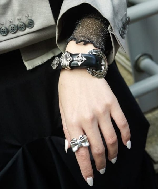 松本 佳菜子さんの「BEAMS WOMEN｜ランダム タック ボリューム スカート」を使ったコーディネート