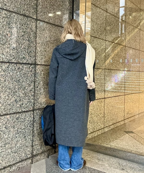 小原 もこさんの「BEAMS WOMEN｜タッセル リブ マフラー」を使ったコーディネート