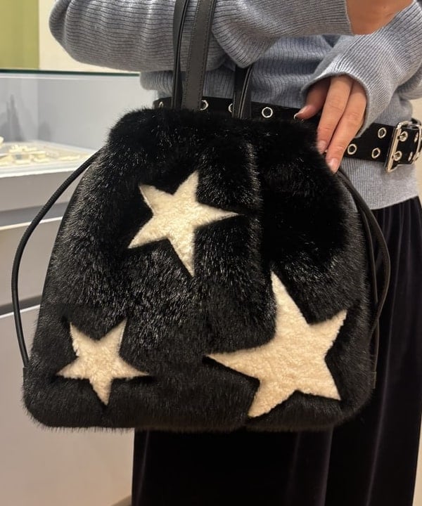 山本 里南さんの「BEAMS WOMEN｜リブ オフショルダー プルオーバー」を使ったコーディネート