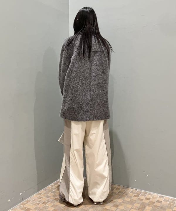 加歩さんの「BEAMS WOMEN｜シャギースタンド カラー ハーフ コート」を使ったコーディネート