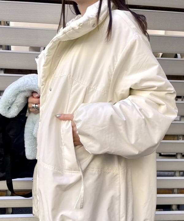 カタヤマ アヤさんの「BEAMS WOMEN｜中綿 スタンドカラー ボリューム ブルゾン」を使ったコーディネート