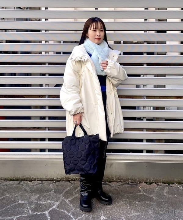 カタヤマ アヤさんの「BEAMS WOMEN｜中綿 スタンドカラー ボリューム ブルゾン」を使ったコーディネート