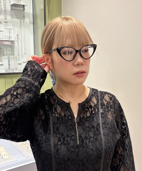 オカベ　アヤカさんの「BEAMS WOMEN｜レース キーネック ワンピース」を使ったコーディネート