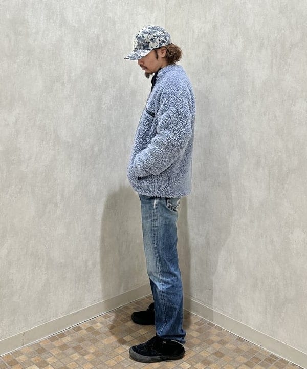 吉田 洸輝さんの「BEAMS WOMEN｜5ゲージ ブークレ カーディガン」を使ったコーディネート