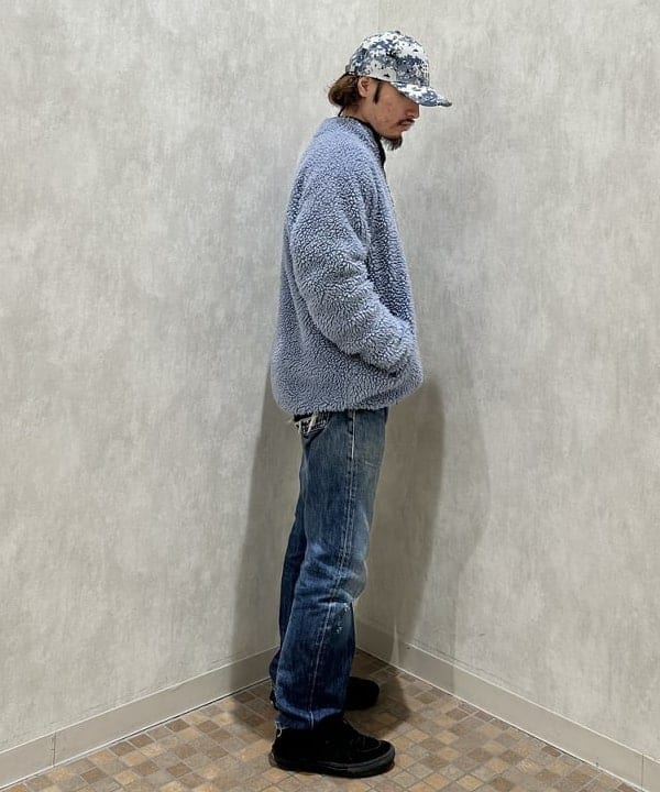 吉田 洸輝さんの「BEAMS WOMEN｜5ゲージ ブークレ カーディガン」を使ったコーディネート