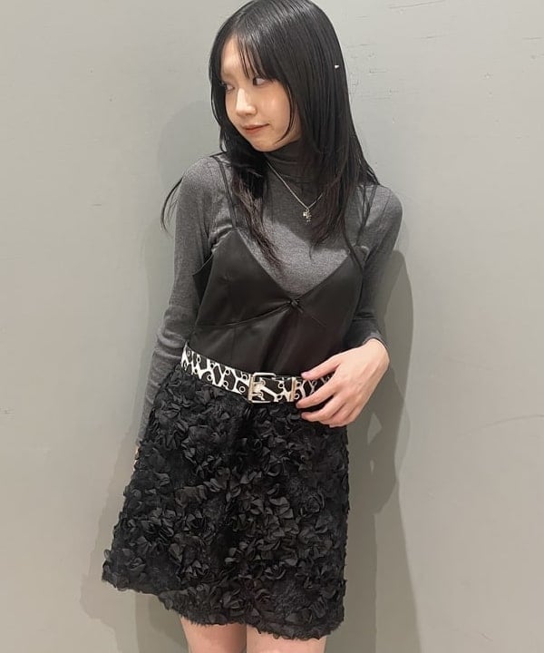 加歩さんの「BEAMS WOMEN｜テープ刺繍 キャミソール ワンピース」を使ったコーディネート