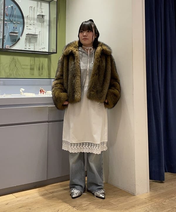 chikaさんの「BEAMS WOMEN｜フェイクファー ショート ブルゾン」を使ったコーディネート