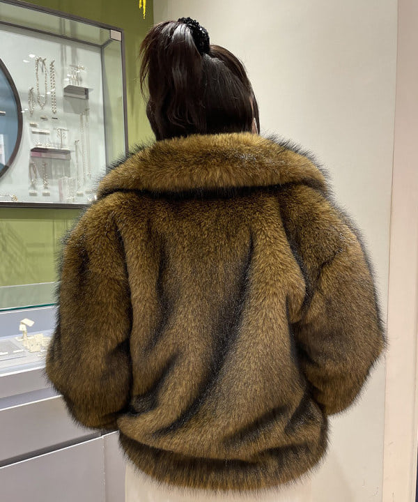 chikaさんの「BEAMS WOMEN｜フェイクファー ショート ブルゾン」を使ったコーディネート