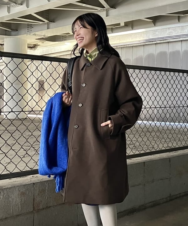 みやさかさんの「BEAMS WOMEN｜ワイドフィット フリース ステンカラーコート」を使ったコーディネート