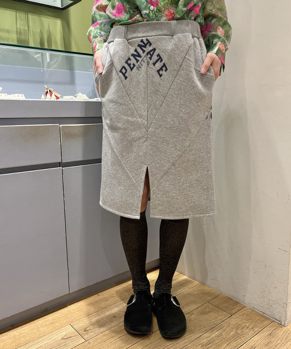 神坂 莉子さんの「BEAMS WOMEN｜PAM_FloralShrtSP」を使ったコーディネート