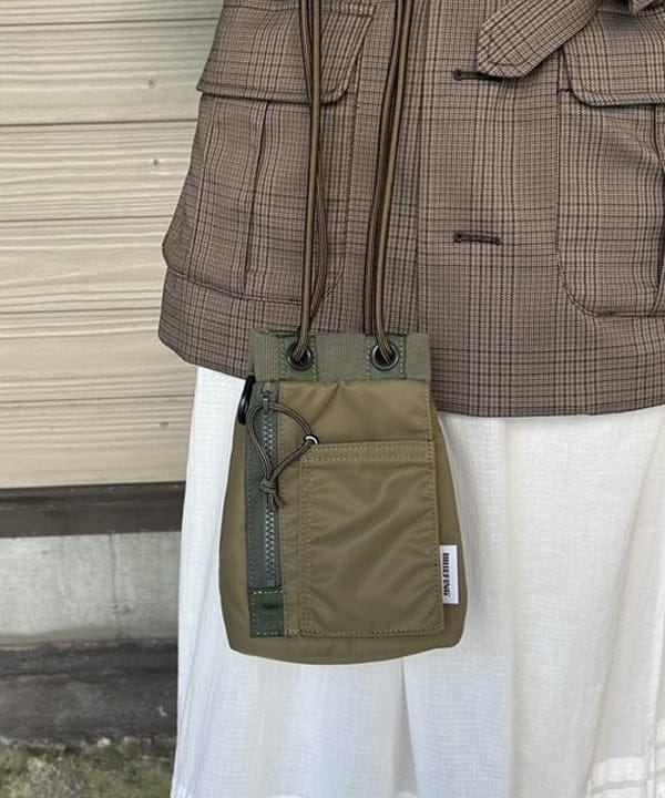 MATSUMOTO AMIさんの「BEAMS WOMEN｜チャイナ ボタン ベスト」を使ったコーディネート