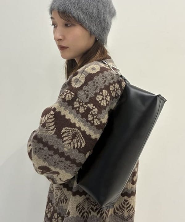 松本 佳菜子さんの「BEAMS WOMEN｜アンゴラ混 ビーニー」を使ったコーディネート