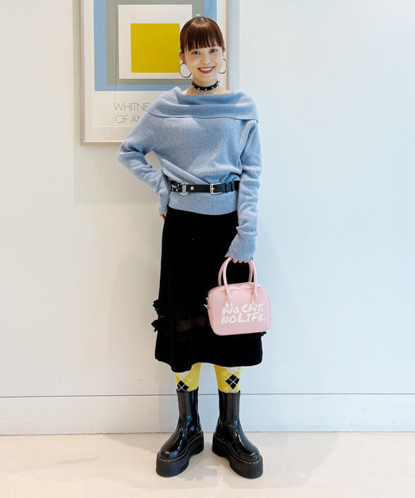 りかちょび/岸本梨佳さんの「BEAMS WOMEN｜リブ オフショルダー プルオーバー」を使ったコーディネート