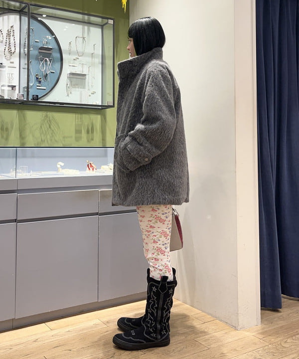 ゆいさんの「BEAMS WOMEN｜シャギースタンド カラー ハーフ コート」を使ったコーディネート