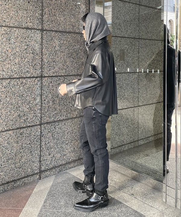 配島 孝明さんの「BEAMS WOMEN｜フェイクレザー シャツジャケット」を使ったコーディネート