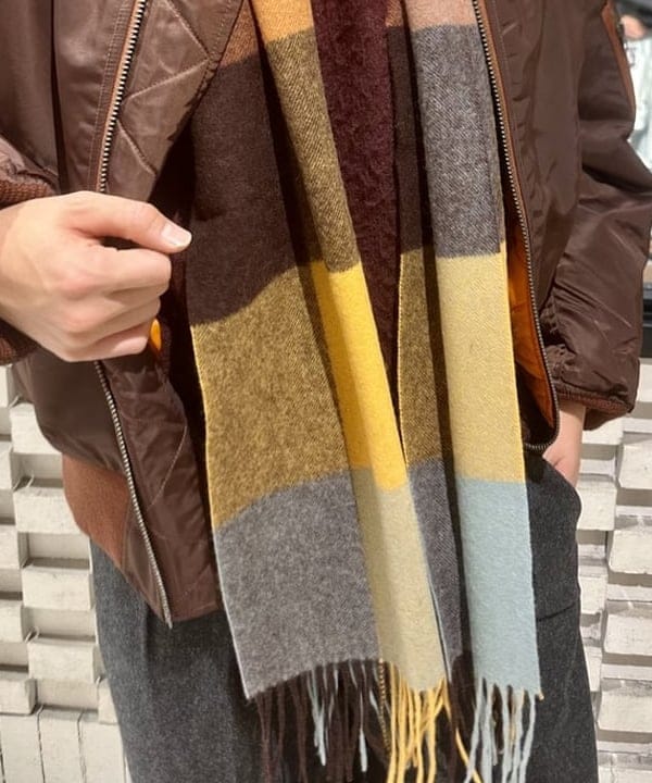 Kellyさんの「BEAMS WOMEN｜【別注】FRED PERRY / フラッフィ クルーネックニット」を使ったコーディネート