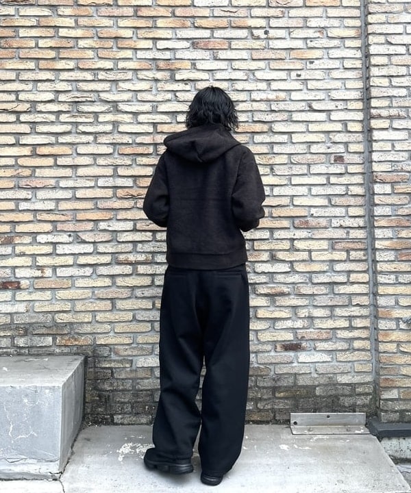 BEAMS × バキ スウェット ブラック BEAMS HARAJUKU LIMITED STORE（1150156） スタイリング