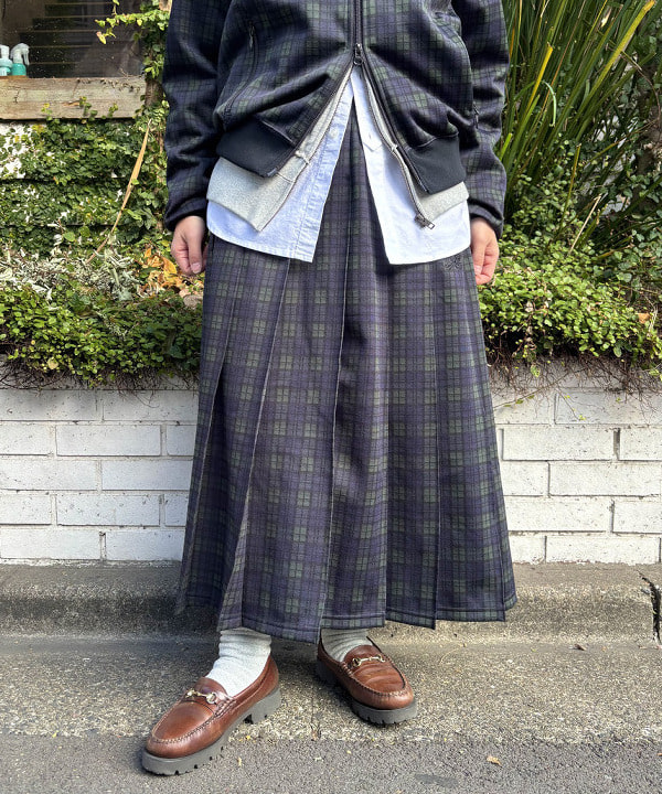 アベアミさんの「BEAMS WOMEN｜オックスフォード ボタンダウン シャツ」を使ったコーディネート