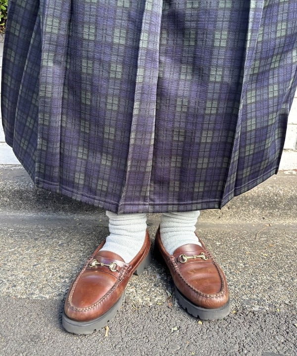 アベアミさんの「BEAMS WOMEN｜オックスフォード ボタンダウン シャツ」を使ったコーディネート