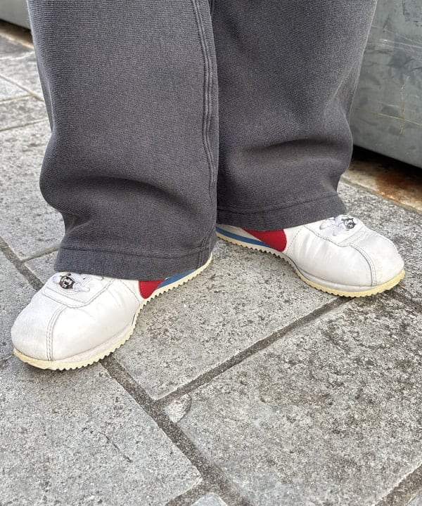 ナガオカ サキさんの「BEAMS WOMEN｜【別注】Champion / バックプリント リバースウィーブ(R) スウェット パンツ」を使ったコーディネート