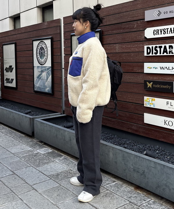 ナガオカ サキさんの「BEAMS WOMEN｜【別注】Champion / バックプリント リバースウィーブ(R) スウェット パンツ」を使ったコーディネート