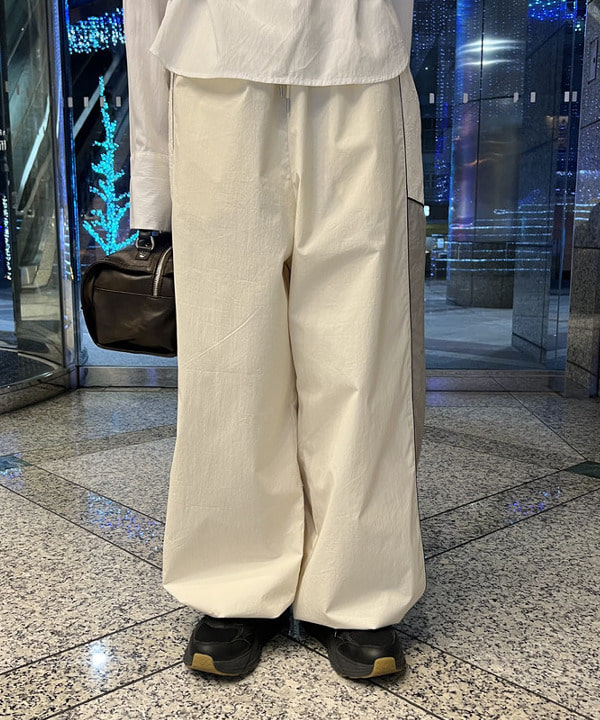 あさひさんの「BEAMS WOMEN｜レース キリカエ トラックパンツ」を使ったコーディネート