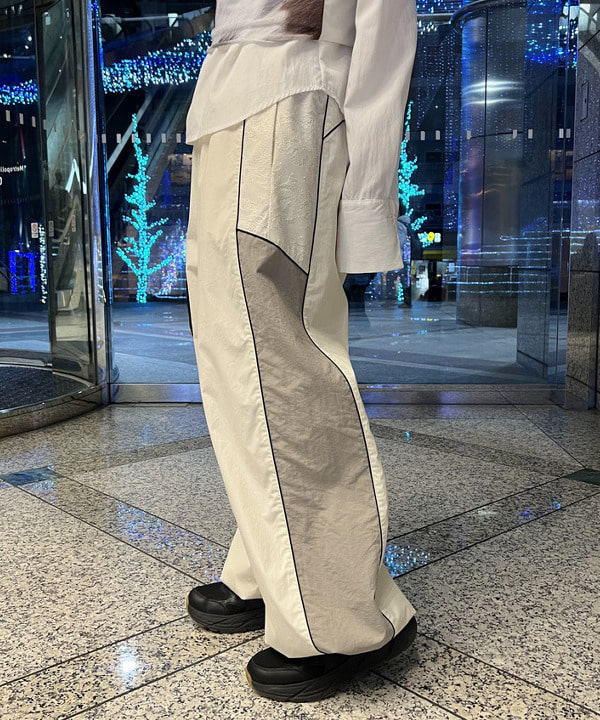 あさひさんの「BEAMS WOMEN｜レース キリカエ トラックパンツ」を使ったコーディネート