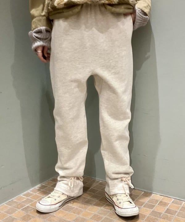 小原 もこさんの「BEAMS WOMEN｜ジャガード ボア プルオーバー」を使ったコーディネート