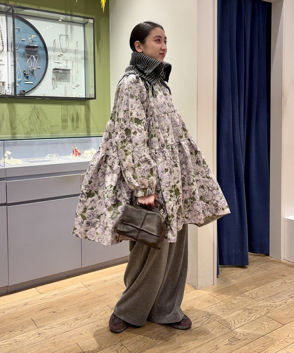 ちりこさんの「BEAMS WOMEN｜ベロア ワイド スウェット パンツ」を使ったコーディネート