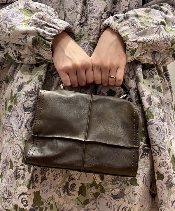 ちりこさんの「BEAMS WOMEN｜ベロア ワイド スウェット パンツ」を使ったコーディネート