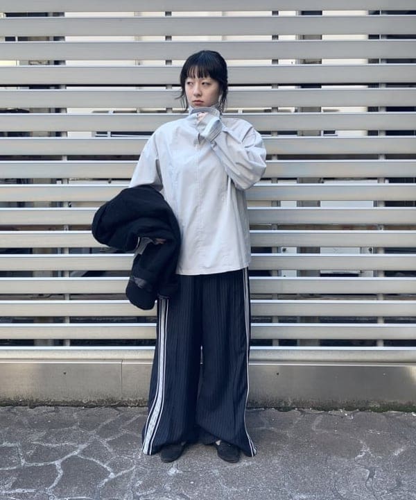 晶さんの「BEAMS WOMEN｜RBS / ベルトカフス ハイネック ブラウス」を使ったコーディネート