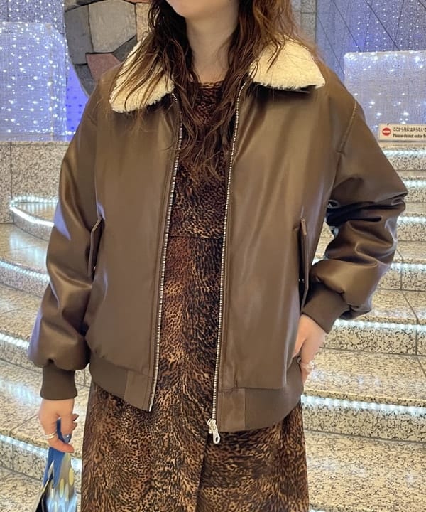 reiさんの「BEAMS WOMEN｜フェイクレザー ナカワタボマー ブルゾン」を使ったコーディネート