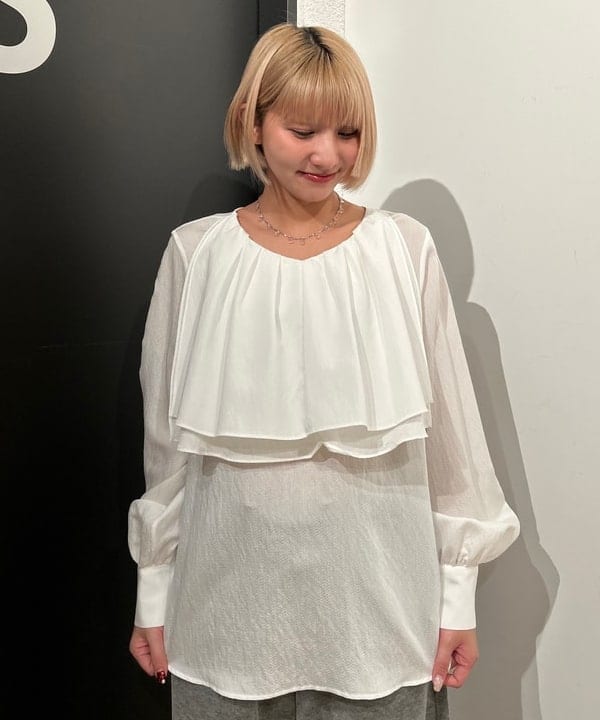 佐藤 亜美さんの「BEAMS WOMEN｜ツイード スタッズ ノースリーブ ワンピース」を使ったコーディネート