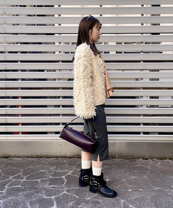 カタヤマ アヤさんの「BEAMS WOMEN｜ミックス ループ編み ニット ジャケット」を使ったコーディネート