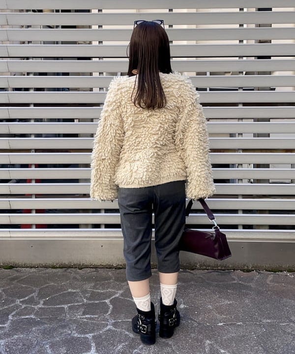 カタヤマ アヤさんの「BEAMS WOMEN｜ミックス ループ編み ニット ジャケット」を使ったコーディネート