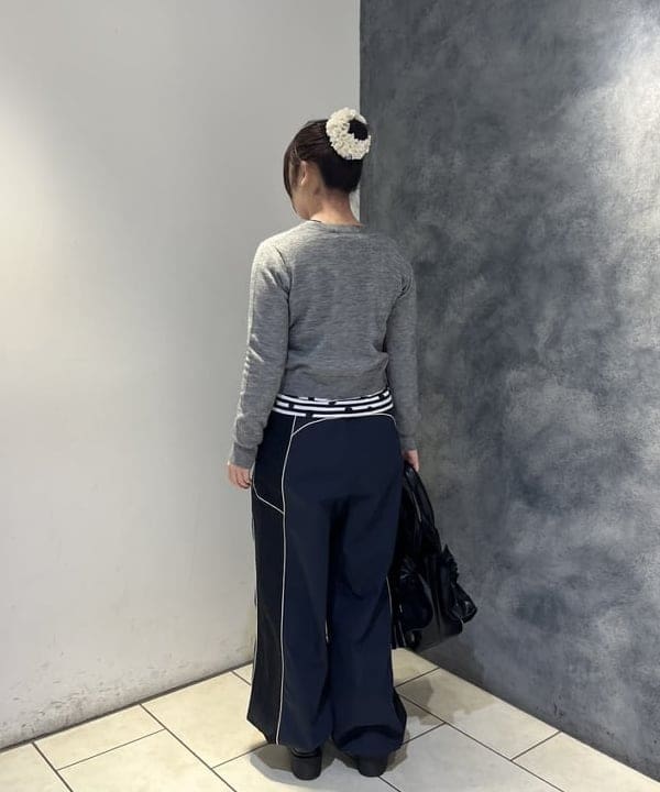 星野 真依さんの「BEAMS WOMEN｜レース キリカエ トラックパンツ」を使ったコーディネート