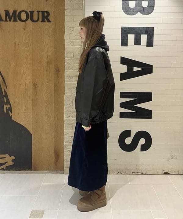 江口 息吹さんの「BEAMS WOMEN｜スウェット ジップ フーディー」を使ったコーディネート