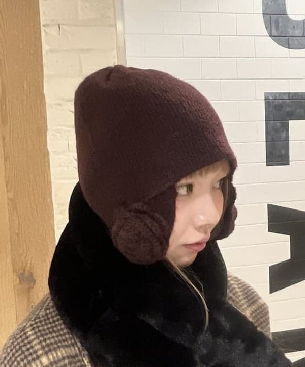 江口 息吹さんの「BEAMS WOMEN｜フェイクファー ティペット」を使ったコーディネート