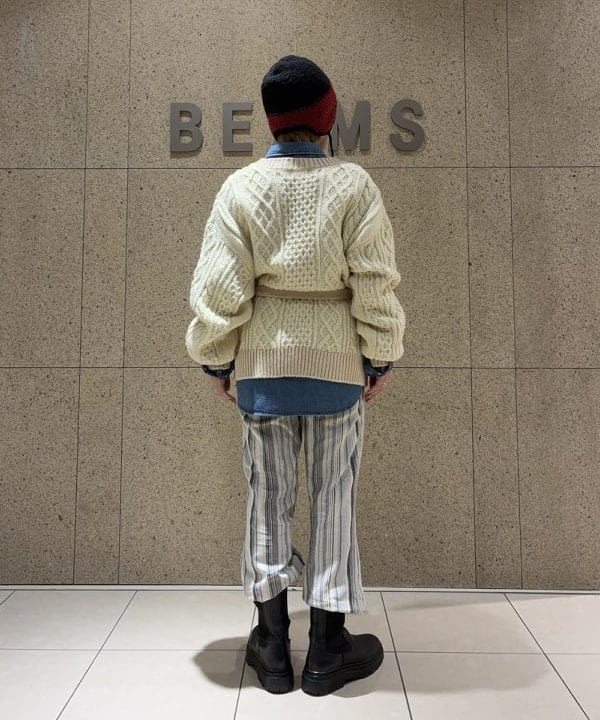 森川 夏衣さんの「BEAMS WOMEN｜3ゲージ 2トーン アラン カーディガン」を使ったコーディネート