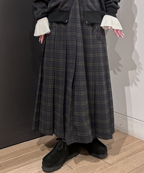 ando naoさんの「BEAMS WOMEN｜リブ フリル ギャザー ロングスリーブ」を使ったコーディネート