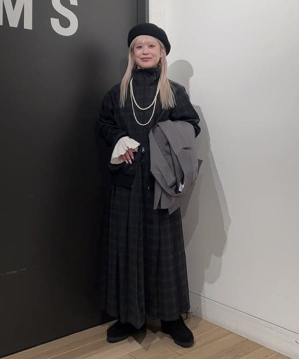 ando naoさんの「BEAMS WOMEN｜リブ フリル ギャザー ロングスリーブ」を使ったコーディネート